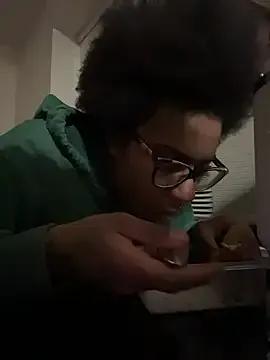 Tu_GataLinda from StripChat is Freechat