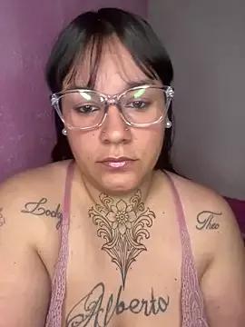 TuFantasiaYTuMorbo from StripChat is Freechat