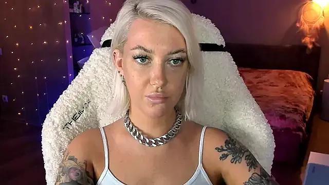 tykioty_Miley from StripChat is Freechat