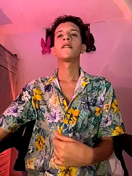 tylernova from StripChat is Freechat