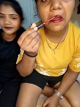 Unique_MomandDaughterrs from StripChat is Freechat