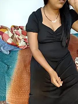 Unique_MomandDaughterrs from StripChat is Freechat