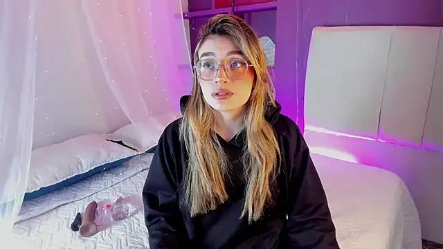 Checkout girls naked models with similar nickname. Cute sexy Free Models.
