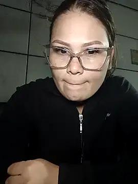 Vale_Saenzz from StripChat is Freechat