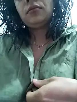 Valentina_Squirt- from StripChat is Freechat