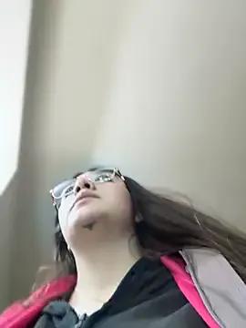 vaneelee from StripChat is Freechat