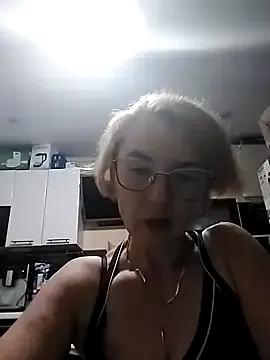 VasylynaLove421 from StripChat is Freechat