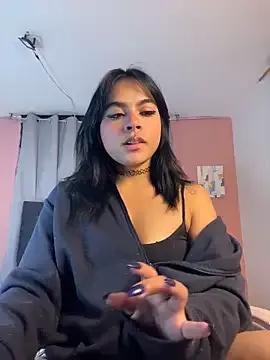 Veeronica_ from StripChat is Freechat