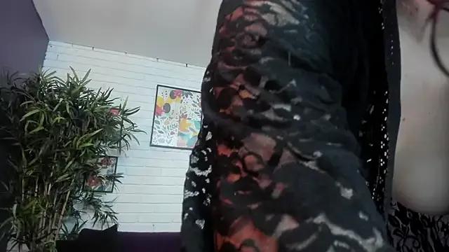 Velvet_Dreamss from StripChat is Freechat