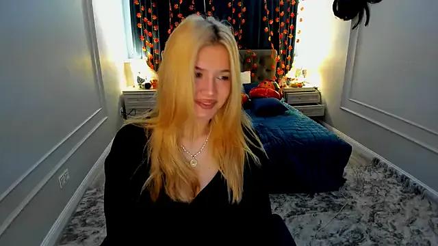 velvet_skyee from StripChat is Freechat