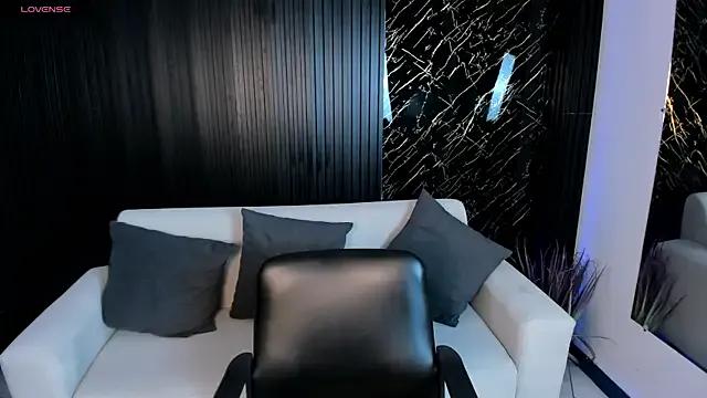 VenusCooper from StripChat is Freechat