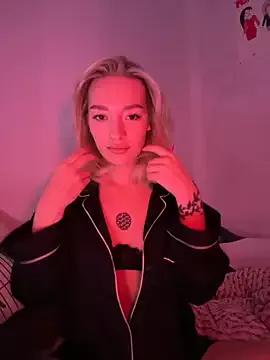 versediamond from StripChat is Freechat