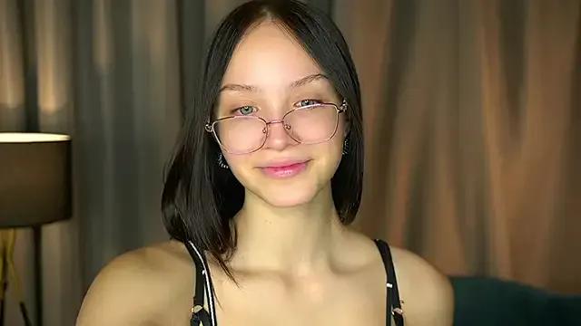 VetaManhardt from StripChat is Freechat