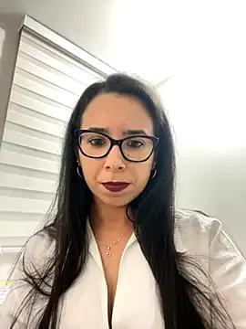 Vicky_ro from StripChat is Freechat