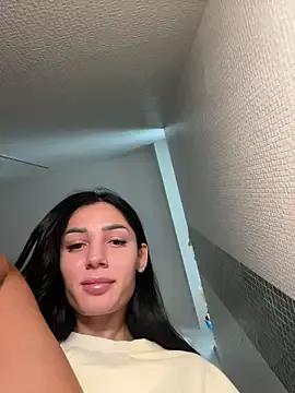 VickyM99 from StripChat is Freechat