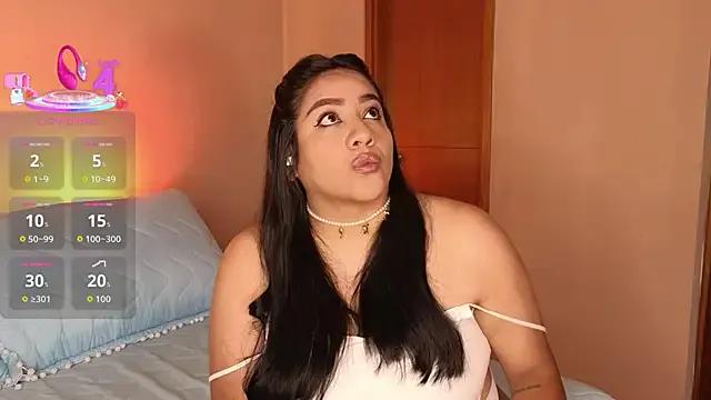 VicSerna from StripChat is Freechat