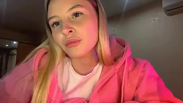 VictoriaMystery from StripChat is Freechat