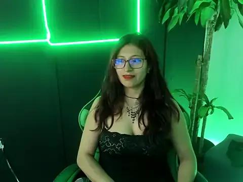 VictoriaSpenser from StripChat is Freechat