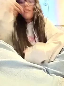 VictoriaVixxen from StripChat is Freechat