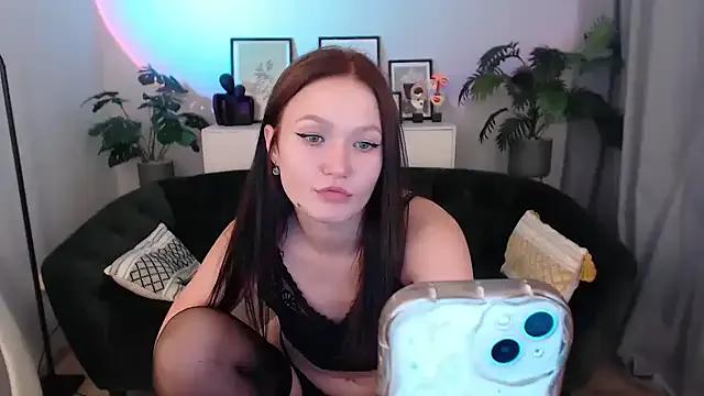 Viki_Moor from StripChat is Freechat
