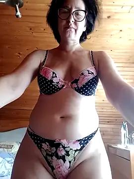 vikimoon11 from StripChat is Freechat