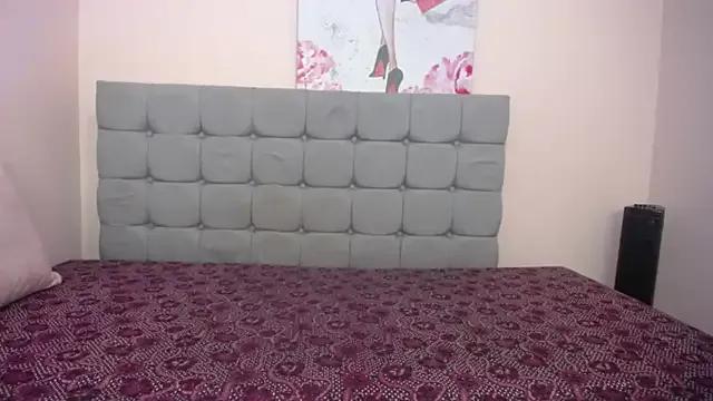 Violet_raine_ from StripChat is Freechat