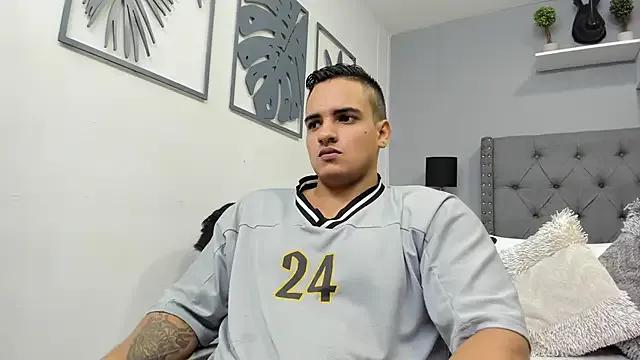 violeta_and_maxx from StripChat is Freechat