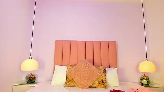 VioletaShine from StripChat is Freechat