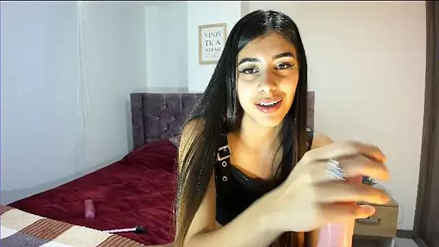 Violetauribevelez from StripChat is Freechat