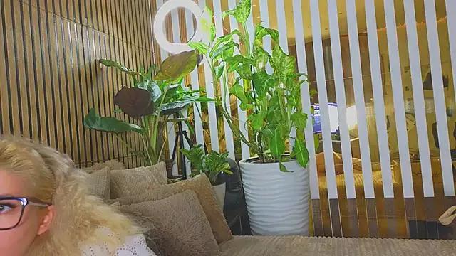 Violetttttta from StripChat is Freechat