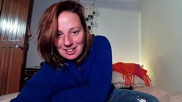 vitoriavaz from StripChat is Freechat