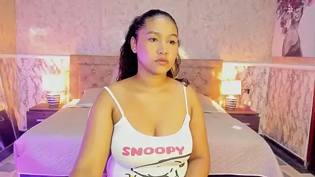 WhitneySweet from StripChat is Freechat