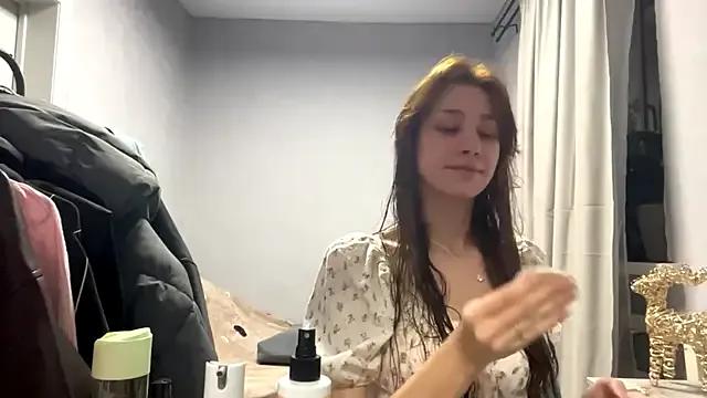 WildPeachh from StripChat is Freechat