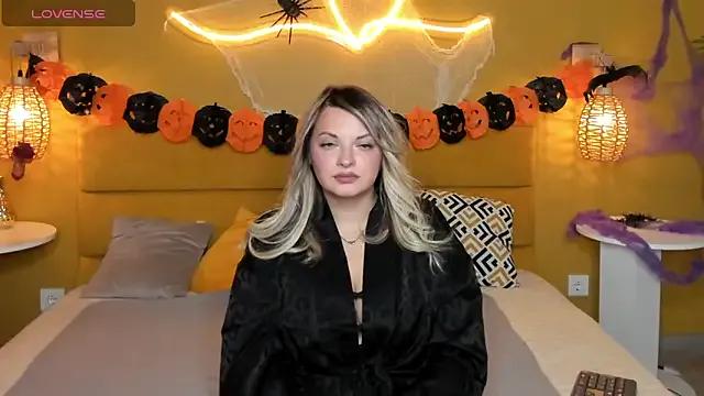 WilmaSanders from StripChat is Freechat