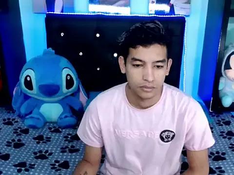 x_oliver_x from StripChat is Freechat