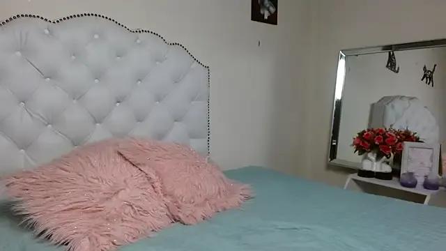 Xiomara_star from StripChat is Freechat