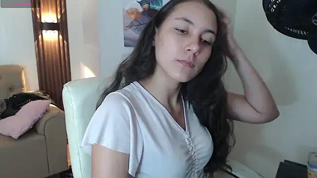 xlunna from StripChat is Freechat
