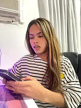 xqueensatisfaction69x from StripChat is Freechat