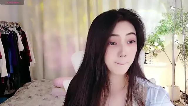 yangyang-777 from StripChat is Freechat
