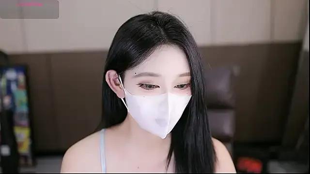 Yaya_1888 from StripChat