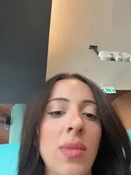 Yesmoree from StripChat is Freechat