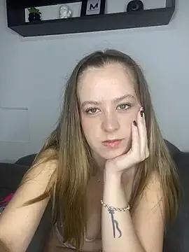 Younghannah_ from StripChat is Freechat