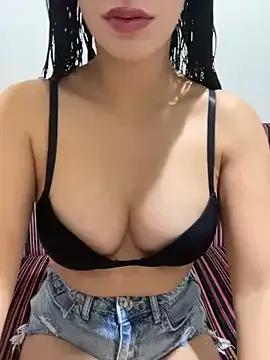 youngsexywoman from StripChat is Freechat