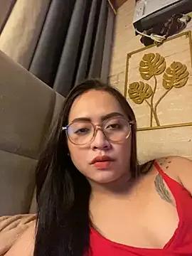 yourdevilsweettsx from StripChat is Freechat