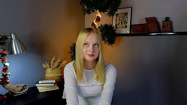 YungLyssy from StripChat is Freechat