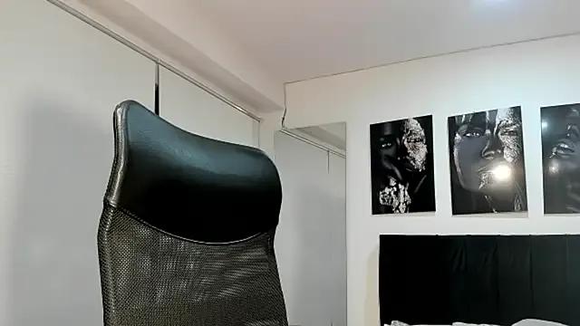 ZahraRose from StripChat is Freechat