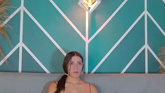 zoee_moretti from StripChat