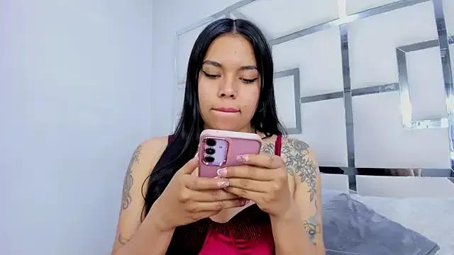 ZoeWan69 from StripChat is Freechat